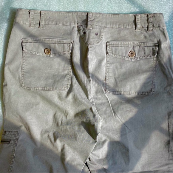 Sage Green Cargo Capris/10 - Picture 9 of 16